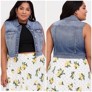 Torrid Medium Wash Cropped Denim Vest 2X